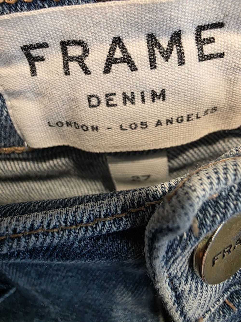 Frame Denim Mid-Wash Skinny Jeans in Light Blue - Picture 3 of 6
